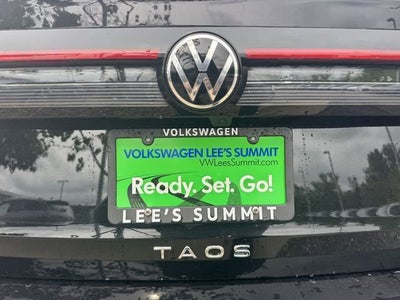 2026 Volkswagen Taos SE Black