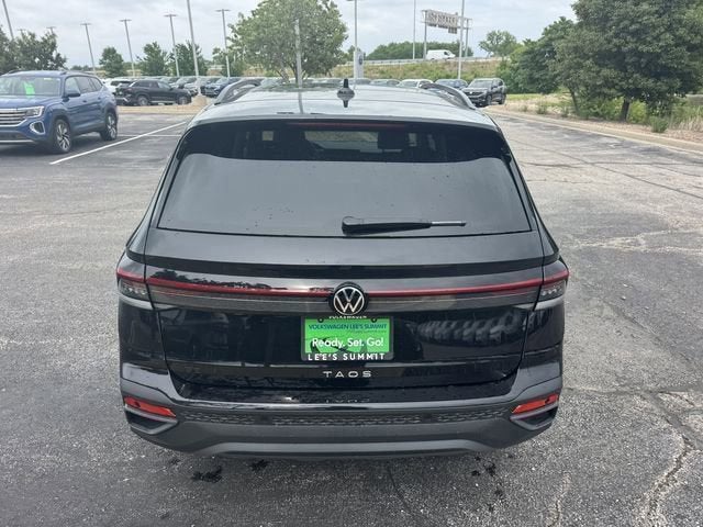 2026 Volkswagen Taos SE Black