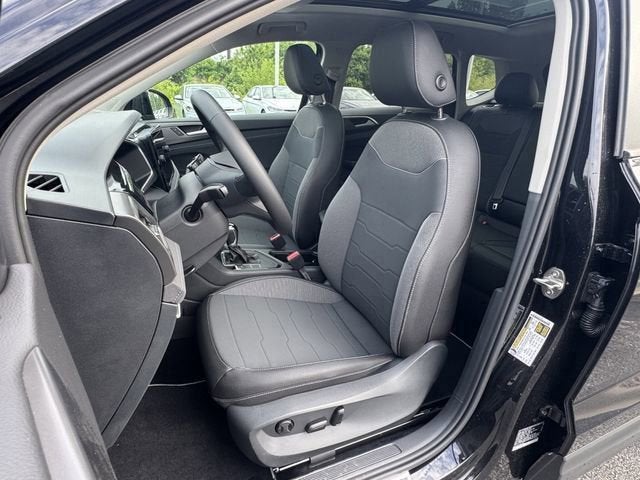 2026 Volkswagen Taos SE Black