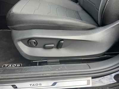 2026 Volkswagen Taos SE Black