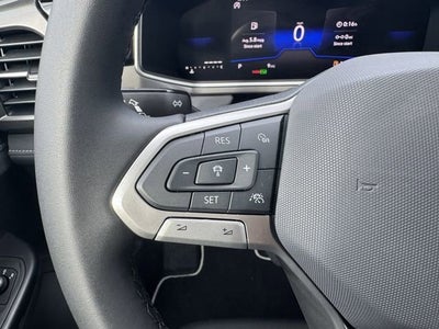 2026 Volkswagen Taos SE Black