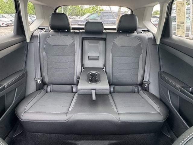 2026 Volkswagen Taos SE Black