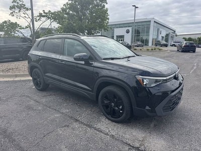 2026 Volkswagen Taos SE Black