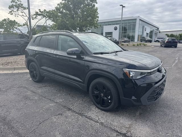 2026 Volkswagen Taos SE Black