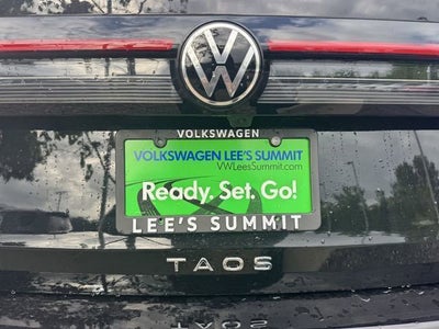 2026 Volkswagen Taos SE Black