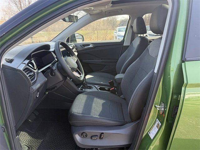 2026 Volkswagen Taos SE Black