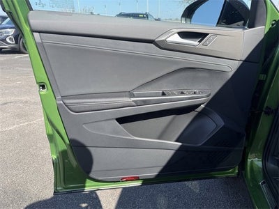 2026 Volkswagen Taos SE Black