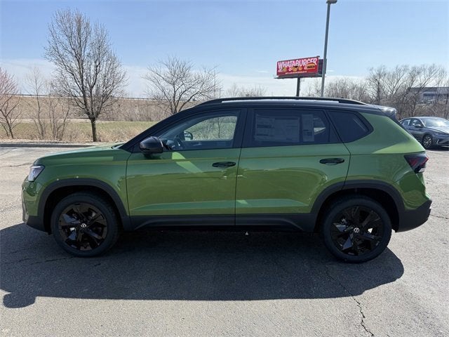 2026 Volkswagen Taos SE Black