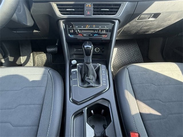 2026 Volkswagen Taos SE Black