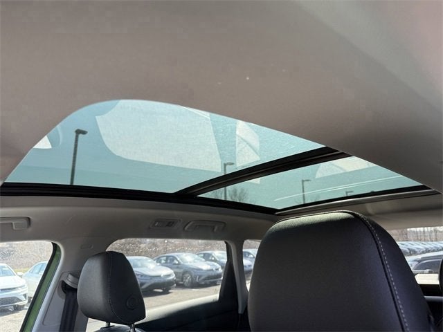 2026 Volkswagen Taos SE Black