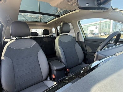 2026 Volkswagen Taos SE Black