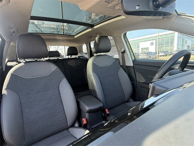 2026 Volkswagen Taos SE Black