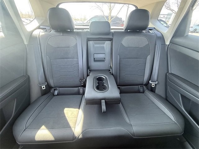 2026 Volkswagen Taos SE Black