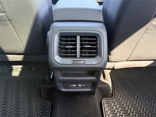 2026 Volkswagen Taos SE Black