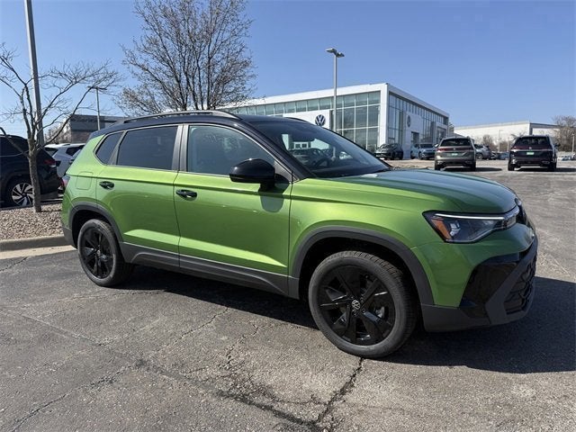 2026 Volkswagen Taos SE Black