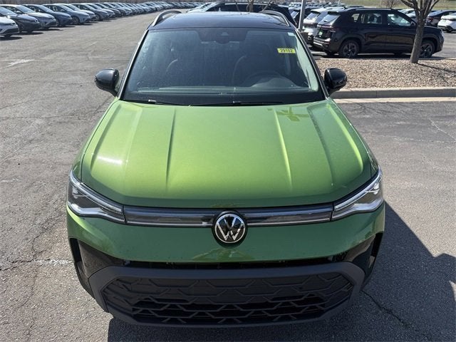 2026 Volkswagen Taos SE Black