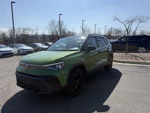 2026 Volkswagen Taos SE Black