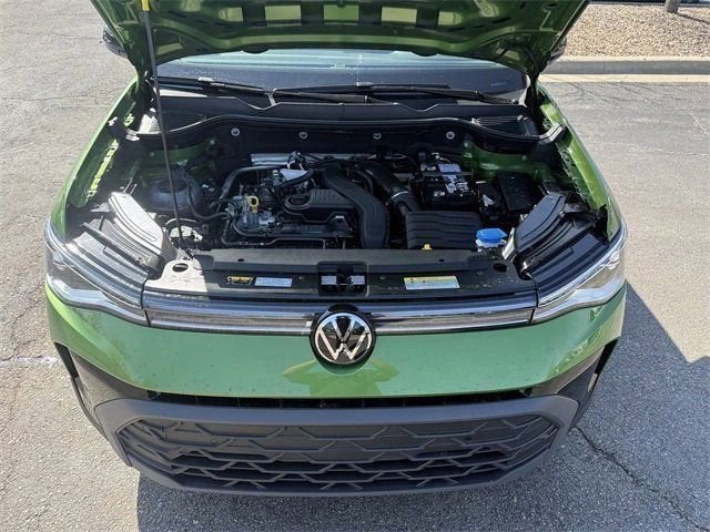 2026 Volkswagen Taos SE Black