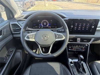 2026 Volkswagen Taos SE Black