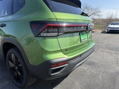 2026 Volkswagen Taos SE Black