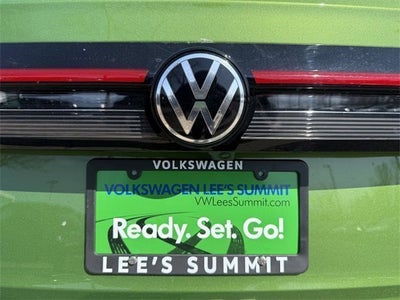 2026 Volkswagen Taos SE Black