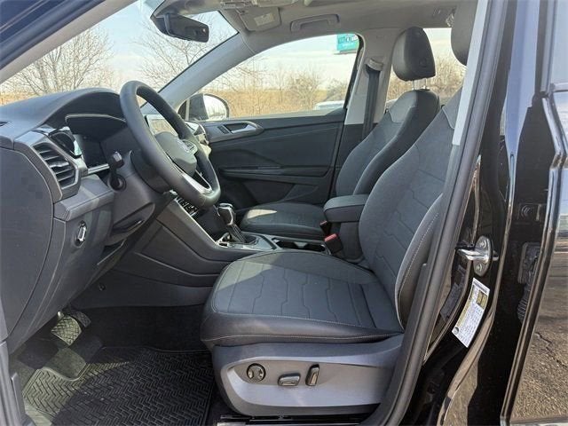 2026 Volkswagen Taos SE Black