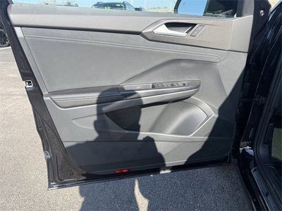 2026 Volkswagen Taos SE Black