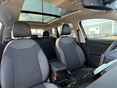 2026 Volkswagen Taos SE Black