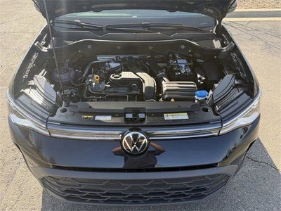 2026 Volkswagen Taos SE Black