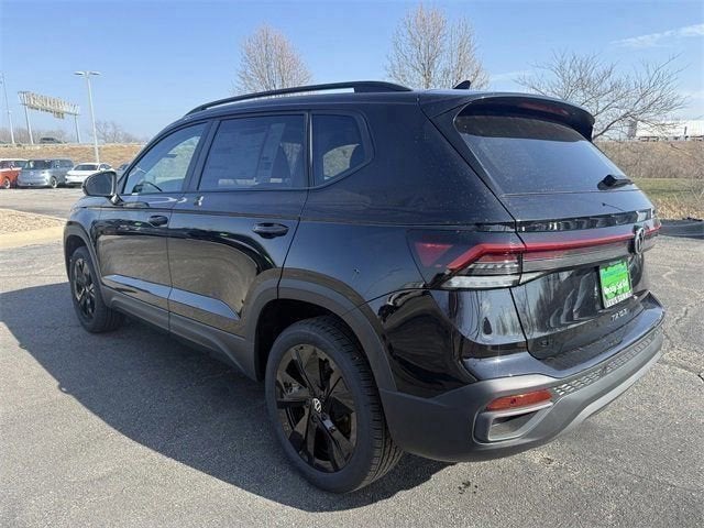 2026 Volkswagen Taos SE Black