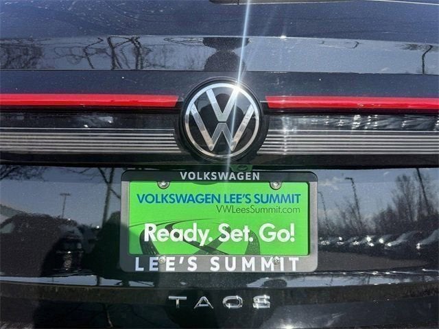 2026 Volkswagen Taos SE Black