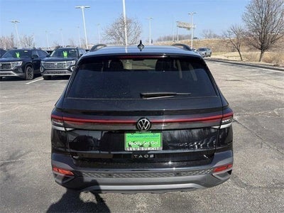 2026 Volkswagen Taos SE Black