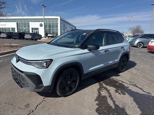 2025 Volkswagen Taos SE Black