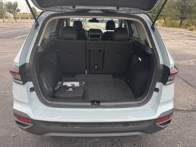 2027 Volkswagen Taos SE Black