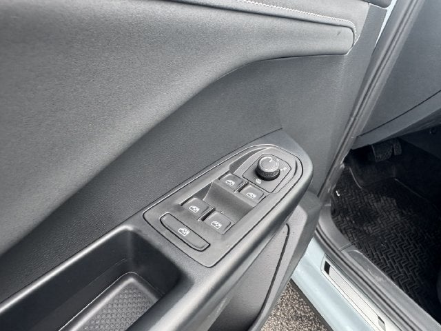2027 Volkswagen Taos SE Black