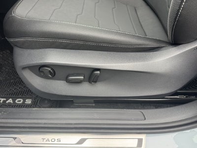 2027 Volkswagen Taos SE Black