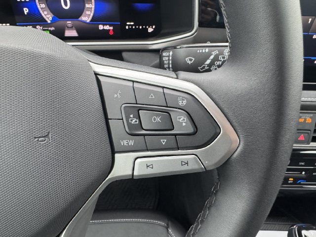 2027 Volkswagen Taos SE Black