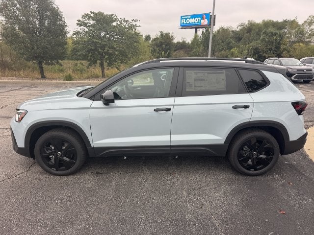 2027 Volkswagen Taos SE Black