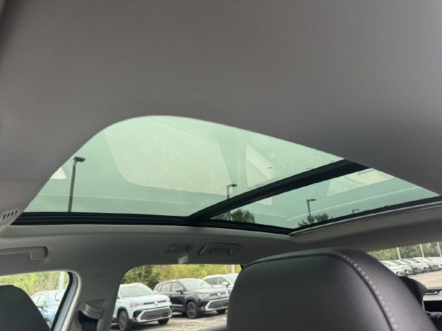 2027 Volkswagen Taos SE Black