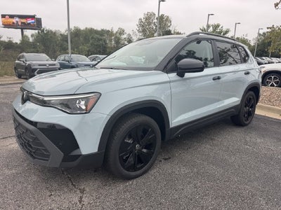 2027 Volkswagen Taos SE Black