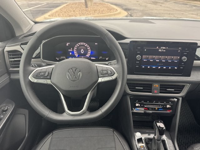 2027 Volkswagen Taos SE Black