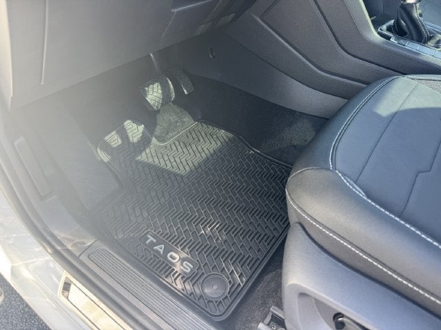 2027 Volkswagen Taos SE Black