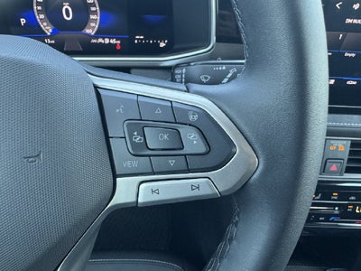 2027 Volkswagen Taos SE Black