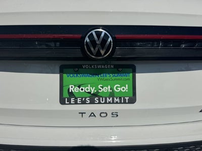 2027 Volkswagen Taos SE Black