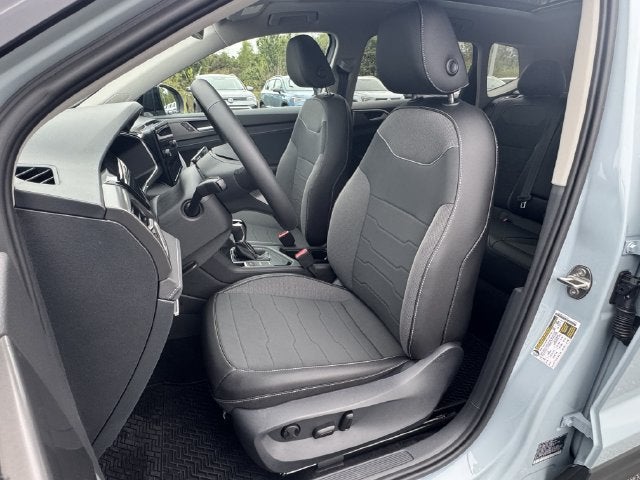 2027 Volkswagen Taos SE Black