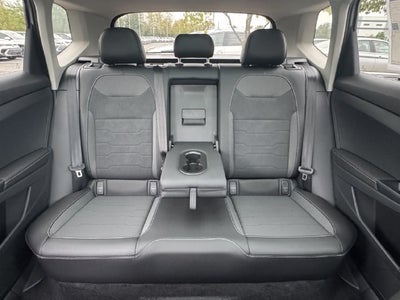 2027 Volkswagen Taos SE Black
