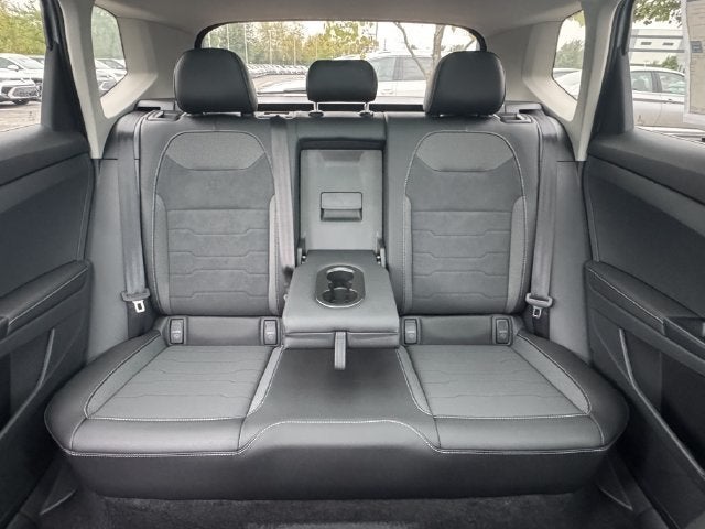 2027 Volkswagen Taos SE Black