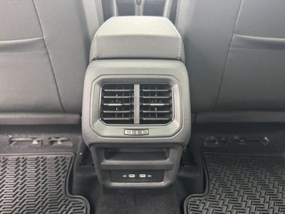 2027 Volkswagen Taos SE Black