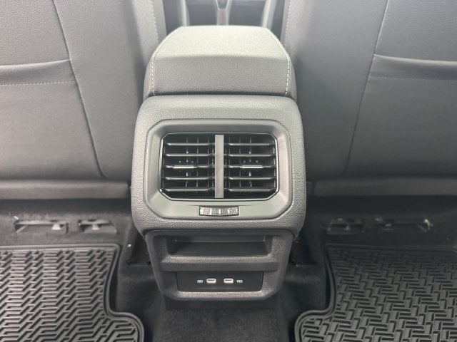 2027 Volkswagen Taos SE Black