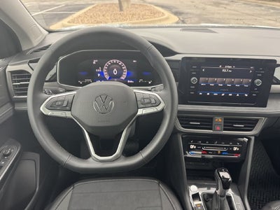 2027 Volkswagen Taos SE Black